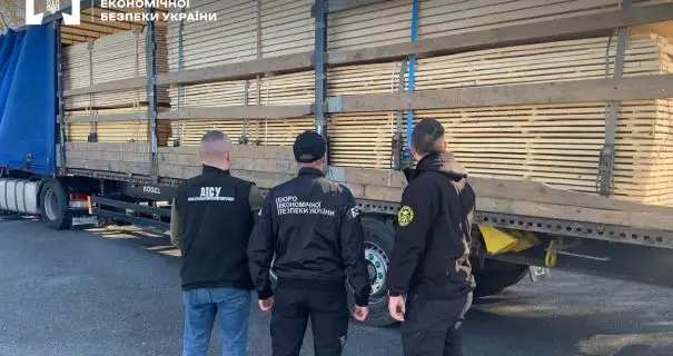На Львівщині перекрили канал контрабанди деревини