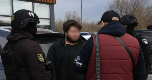 Фіктивна ВЛК за 10 тисяч доларів: у Дніпрі затримали організатора схеми
