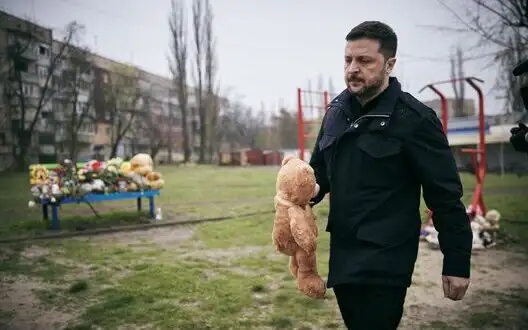 Zelenskyy honors memory of those killed in Russian missile strike on Kryvyi Rih. VIDEO+PHOTOS