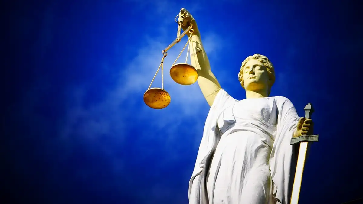 CRH risks losing EUR 100 mln in Ukrainian assets following court's revocation of antitrust clearance for Dyckerhoff deal