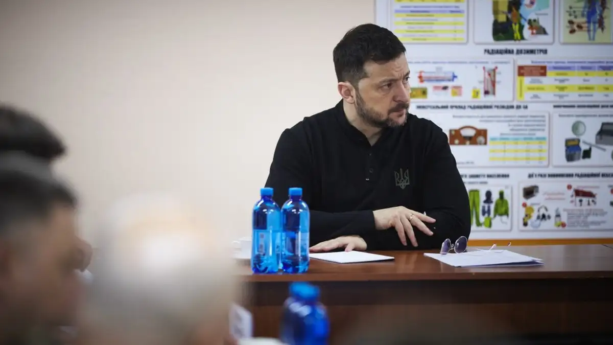 Zelenskyy holds meeting in Kryvyi Rih on strengthening air defense, the region subjected to 2,100 strikes since year start