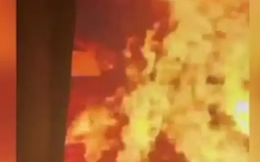 Unidentified persons destroyed 4 vehicles of security forces in Arkhangelsk, Russia - Defence Intelligence of Ukraine. VIDEO