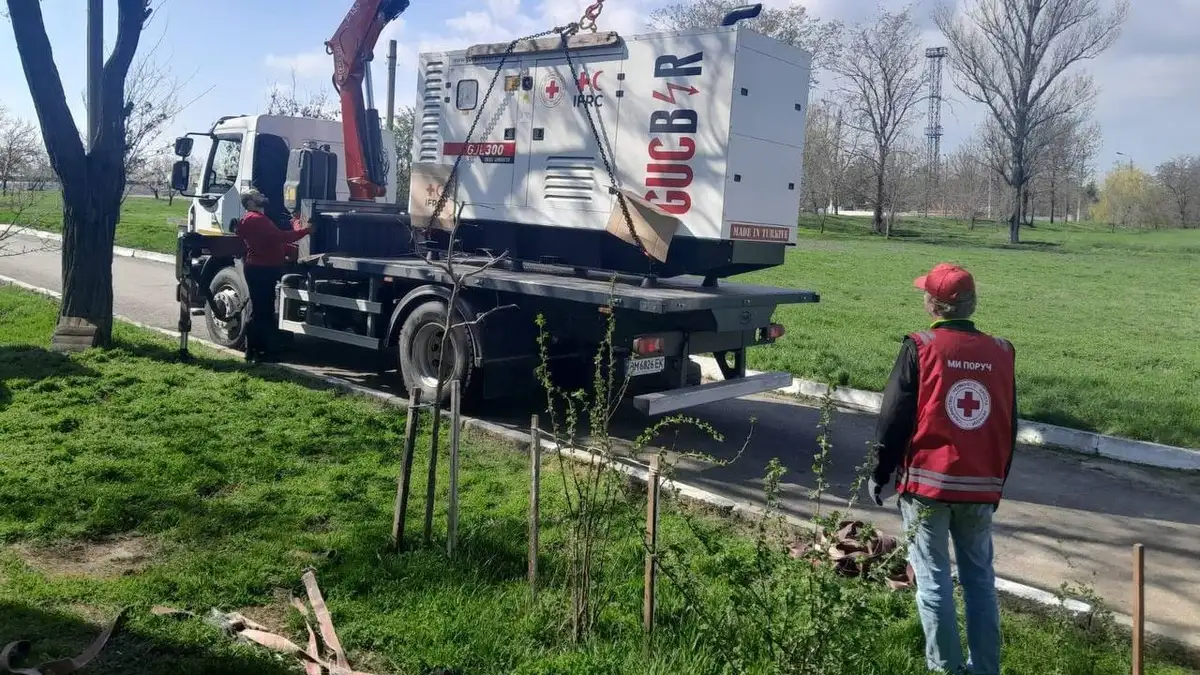 Ukrainian Red Cross transfers two powerful generators to Kherson region – authorities