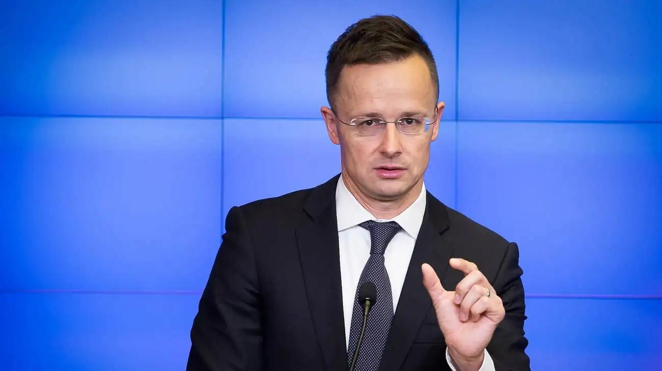 EU considers sending military advisers to Ukraine, says Hungarian foreign minister
