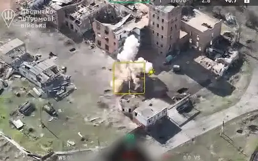 Paratroopers destroyed tank, three armored personnel carriers, and two golf carts carrying Russian infantry in Kursk region. VIDEO