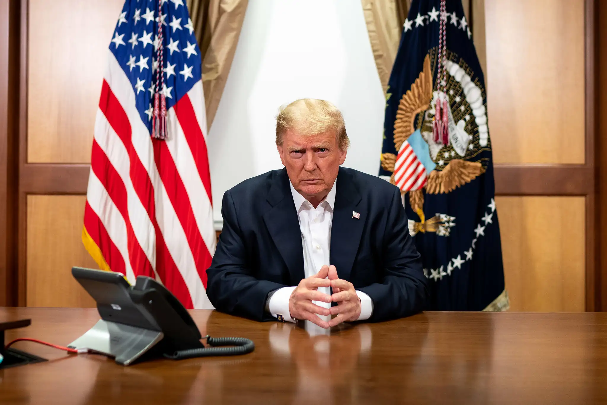 Трамп угрожает Китаю пошлинами до 245%