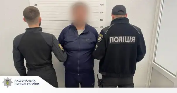 Схватил посреди улицы и затолкал в авто: в Закарпатье мужчина похитил бывшую жену