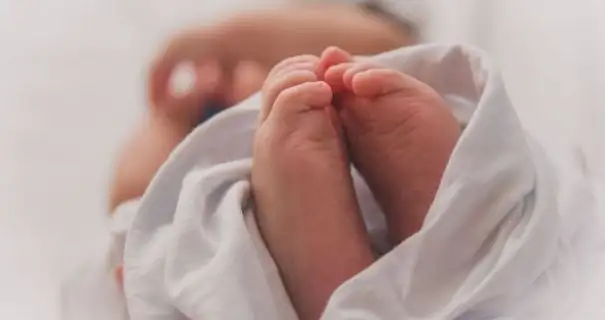 Чекали малюка 12 років: у Миколаєві народилася перша дитина, батьки якої вилікували безпліддя