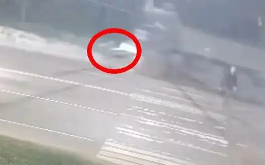 Occupier in truck hit pedestrian on pedestrian crossing in occupied Makiivka. VIDEO