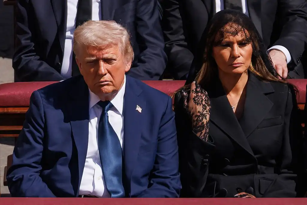 Трампа обвинили неуважении к Папе Франциску на похоронах: что он сделал (видео)