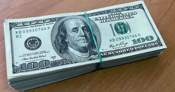Таможенники разоблачили женщину, которая пыталась нелегально вывезти из Украины почти 28 тысяч долларов
