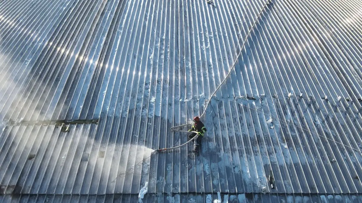 Ukraine continues repairs to Chornobyl confinement structure after drone attack – IAEA