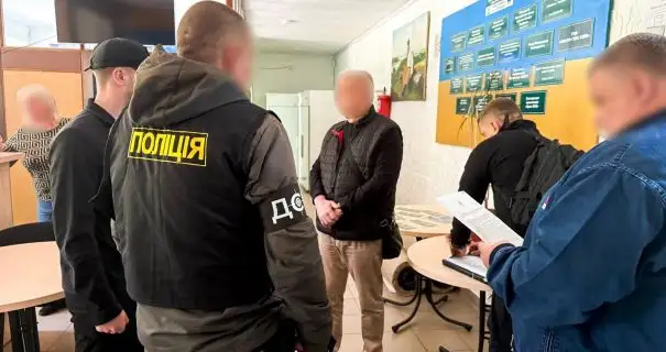 На Рівненщині чоловік заробив майже півмільйона на ухилянтах