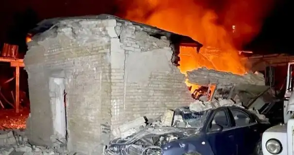 Удар по Запоріжжю: кількість постраждалих зросла, є людина під завалами