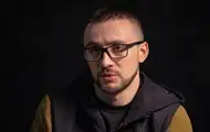 Сергей Стерненко показал первое фото из больницы после ранения