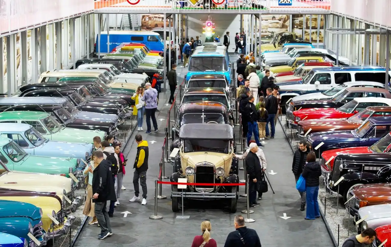 Сотни ретроавто и автобус из Лондона: какие машины покажут на Old Car Land