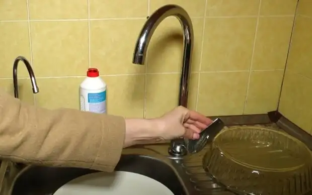Вода будет по графику: коммунальщики угрожают массовыми отключениями