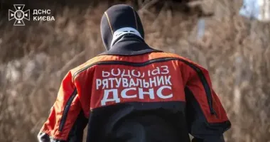У Києві з річки дістали тіло чоловіка, який стрибнув із Північного мосту