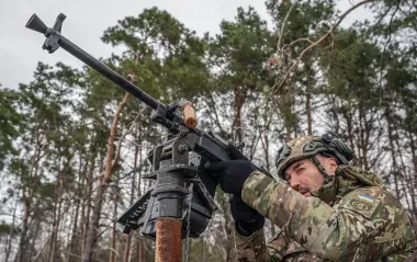 Росія вночі атакувала Київ майже півсотнею дронів, - КМВА