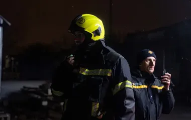 У Києві уламки дрона впали на дах житлового будинку