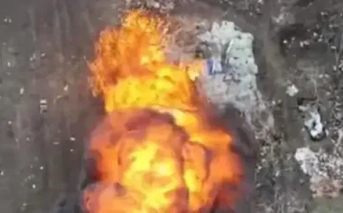 Drone operator burned down nest of enemy drone operators with accurate drop. VIDEO