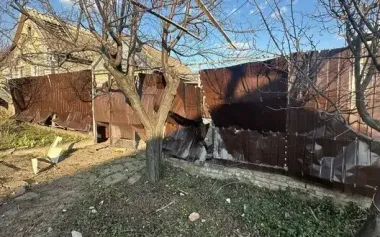 Russians attacked Synelnykove and Nikopol districts with drones and artillery: two wounded, houses and cars damaged