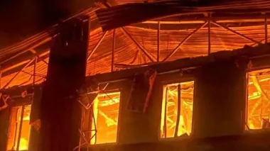 Атака на Кривий Ріг: вирували пожежі, пошкоджено підприємство, склади і авто