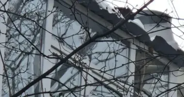 Росіяни вдарили дроном по центру Краматорська: пошкоджена багатоповерхівка