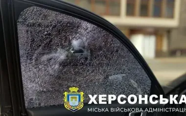 Russians dropped drones on Kherson: woman and driver of medical service car were wounded. PHOTOS