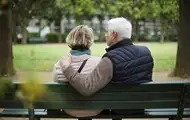 Правительство упростило выплаты пенсий для ВПЛ и украинцев за границей
