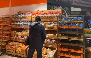 Копчена по 1000 грн, а "голландська" - 580: магазини різко змінили цінники сиру, ковбаси та хліба
