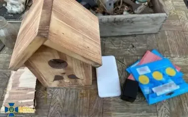 She spied on echelons of Armed Forces of Ukraine through "video trap" in birdhouse: SSU detains Russian agent in Dnipro. PHOTOS