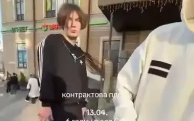 In centre of Kyiv, teenagers turned on Russian music and responded to remarks with Russian anthem. VIDEO