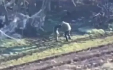 Ukrainian drone captures fight between Russian soldiers near trench. VIDEO