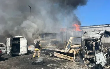 Росіяни обстріляли дронами промзону Слов'янська, є руйнування та поранений