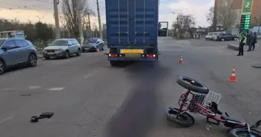 У Миколаєві вантажівка на смерть переїхала велосипедиста