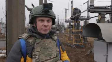 В день обстрела Сум ведущий Дмитрий Комаров переозвучил передачу на русском языке, — продюсер