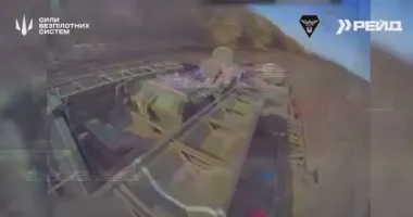 На Курщине ВСУ поразили российский ЗРК "Стрела-10": видео