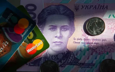 Експерт пояснив, чому біженцям варто зберігати гроші в українських банках