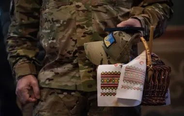 Пасха в окопах. Освобождает ли церковь военных от поста: объяснение митрополита