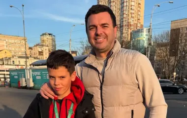 Як змінився старший син Решетніка: дружина ведучого показала рідкісні фото