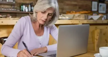 Работа не для всех: как в Украине "душат" потенциал поколения 50+