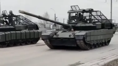 Идеальные для фронта в Украине или Балтии: какая техника РФ появится на параде 9 мая, — Bild (видео)
