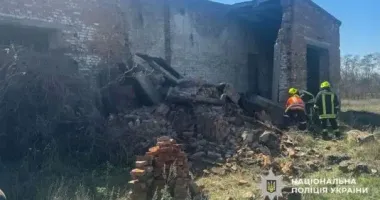 Трагедія на Полтавщині: цегляна стіна обвалилася та вбила чоловіка