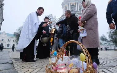 Великдень 2025 у Києві: де святити паски та коли йти до церкви (розклад служб)