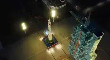 Ракета на старте: Китай заменяет экипаж станции на орбите, установивший мировой рекорд (видео)