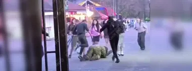 Конфликт в киевском Гидропарке: подростки сильно избили военного (видео)