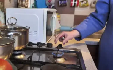 Более 100 тысяч гривен за "кухонные аферы": украинцы массово попадают под штрафные санкции от газовщиков