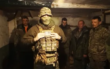 Українські військові взяли в полон 9 окупантів в Курській області: з'явилось відео