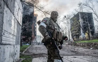 Россияне увеличивают военное присутствие в Мариуполе, - Андрющенко